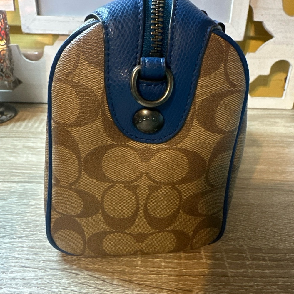 COACH LIMITED EDITION PACMAN MINI BENNETT SATCHEL has been authenticated - Picture 4 of 11